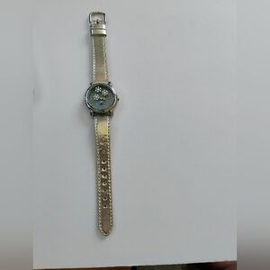 Vintage Avon Sparkling Floating Snowflake Crystal Watch‎ Holiday Christmas Gift